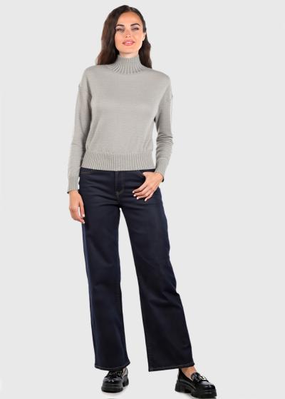 Arlanda bēšs džemperis ar augstu apkakli - back