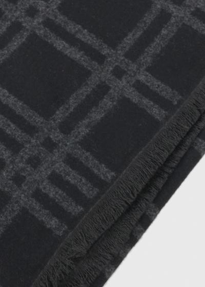 Sam melna rūtaina šalle - back
