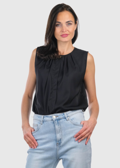 Ricarda black blouse with short sleeves