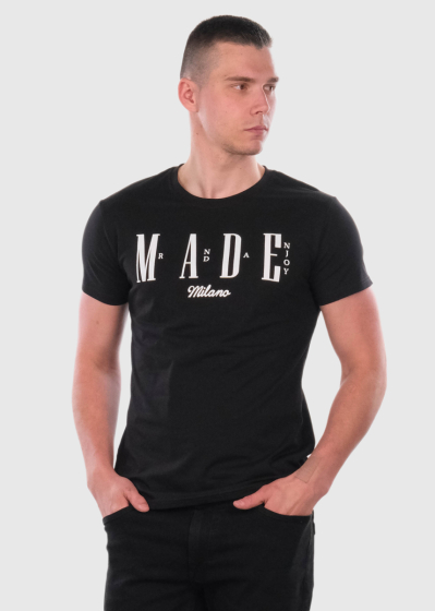 Casimiro black t-shirt with a sign