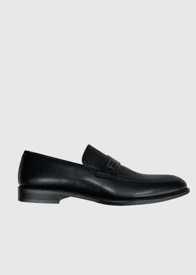 Aristos black moccasins