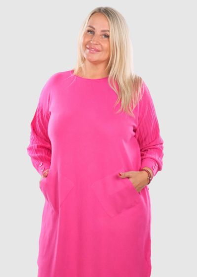 Jenia Plus Size pink sweater dress