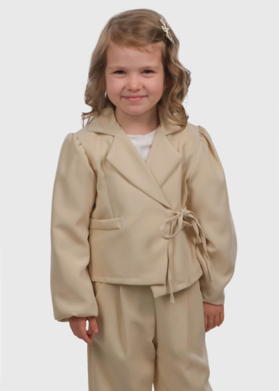 Kitty beige suit with ties