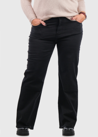 Kamilis Plus Size black jeans with pockets