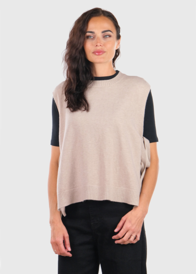 Karin beige vest with ties