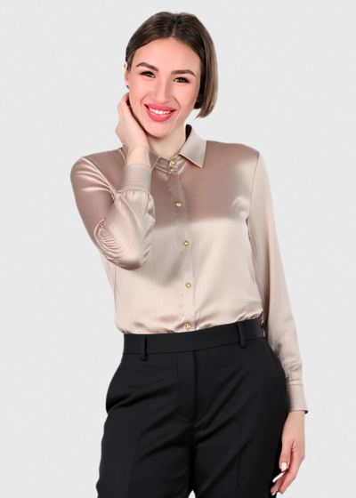 Whit beige buttoned blouse