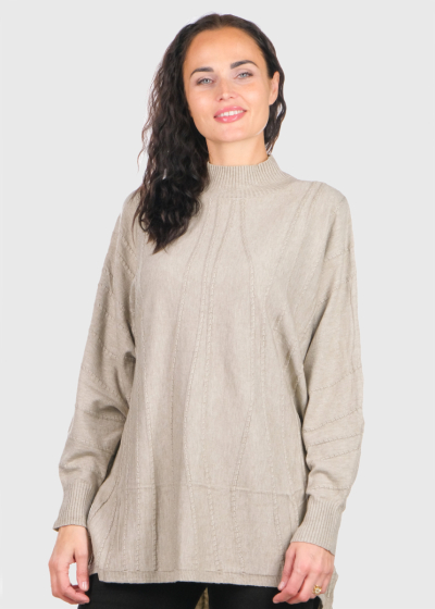 Sandra beige sweater with a dipped hem